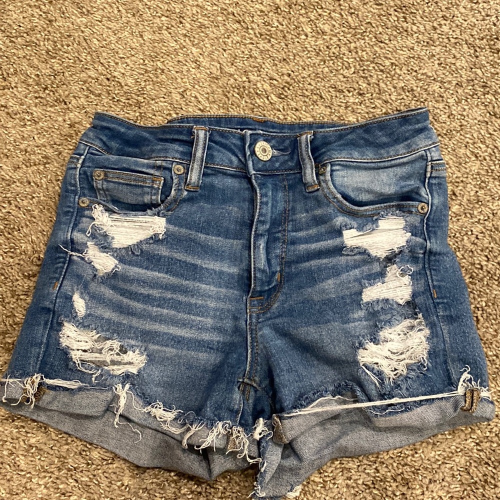 Vintage Highwasted Distressed Shorts!!